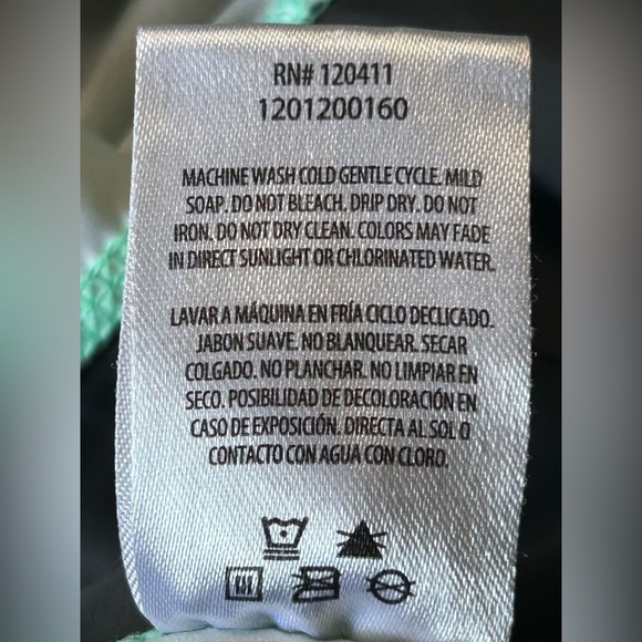 UVSkinz 50+ UPF Long Sleeve Rash Guard Surf Swim Beach Water Wear Men Sz S EUC - Picture 10 of 10